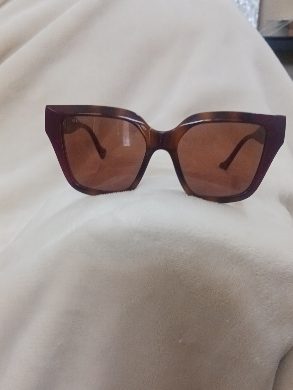 Gucci Stylish Brown Cat-Eye Sunglasses - Women's Accessories